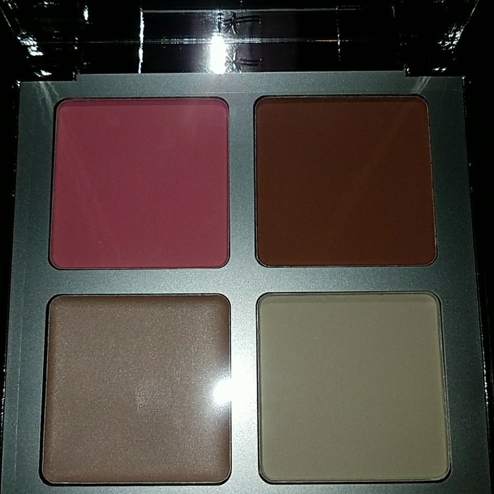 Je ne sais quoi must have palette